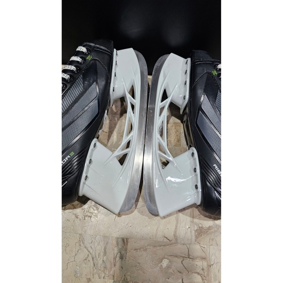 CCM Ribcor 8XT Hockey Skates Black Silver Green Youth Size 6 - Picture 4 of 10